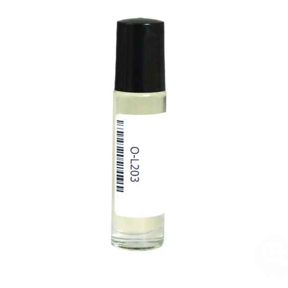 Curve (M) Type 1/3 Fragrance Oil in a Glass Roll-On Bottle - Picture 1 of 6